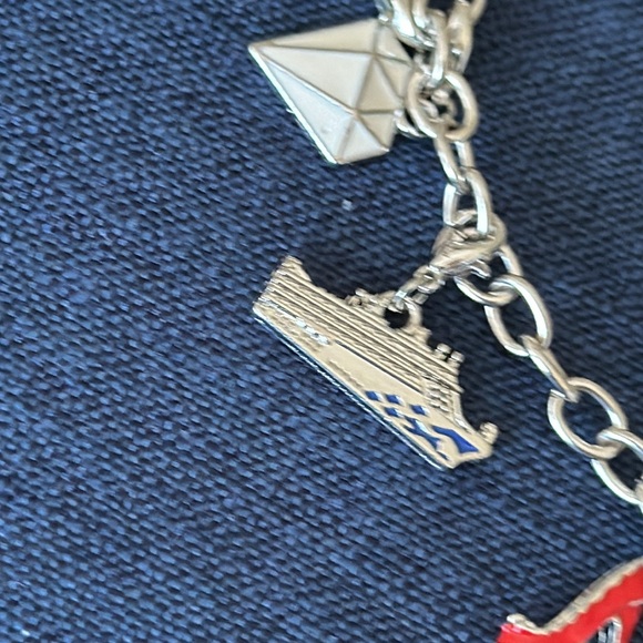 Lily Pulitzer charm bracelet with each charm clips individually interesting - Picture 9 of 17